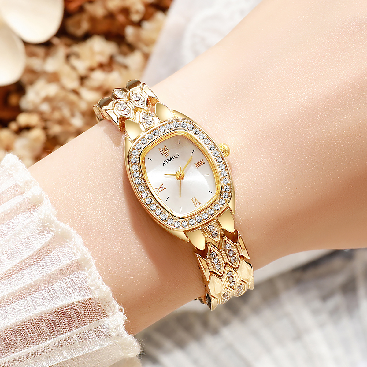 Elegant Rhinestone Oval Watch  - Luxury Watch With Green Dial avaliação e preço