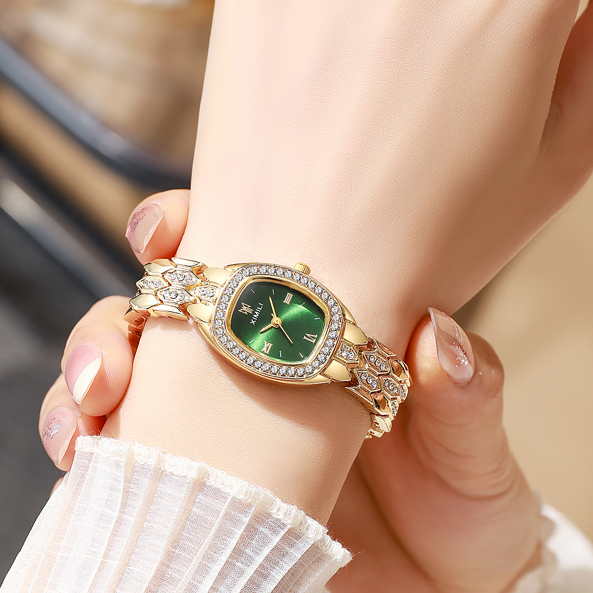Elegant Rhinestone Oval Watch  - Luxury Watch With Green Dial avaliação e preço