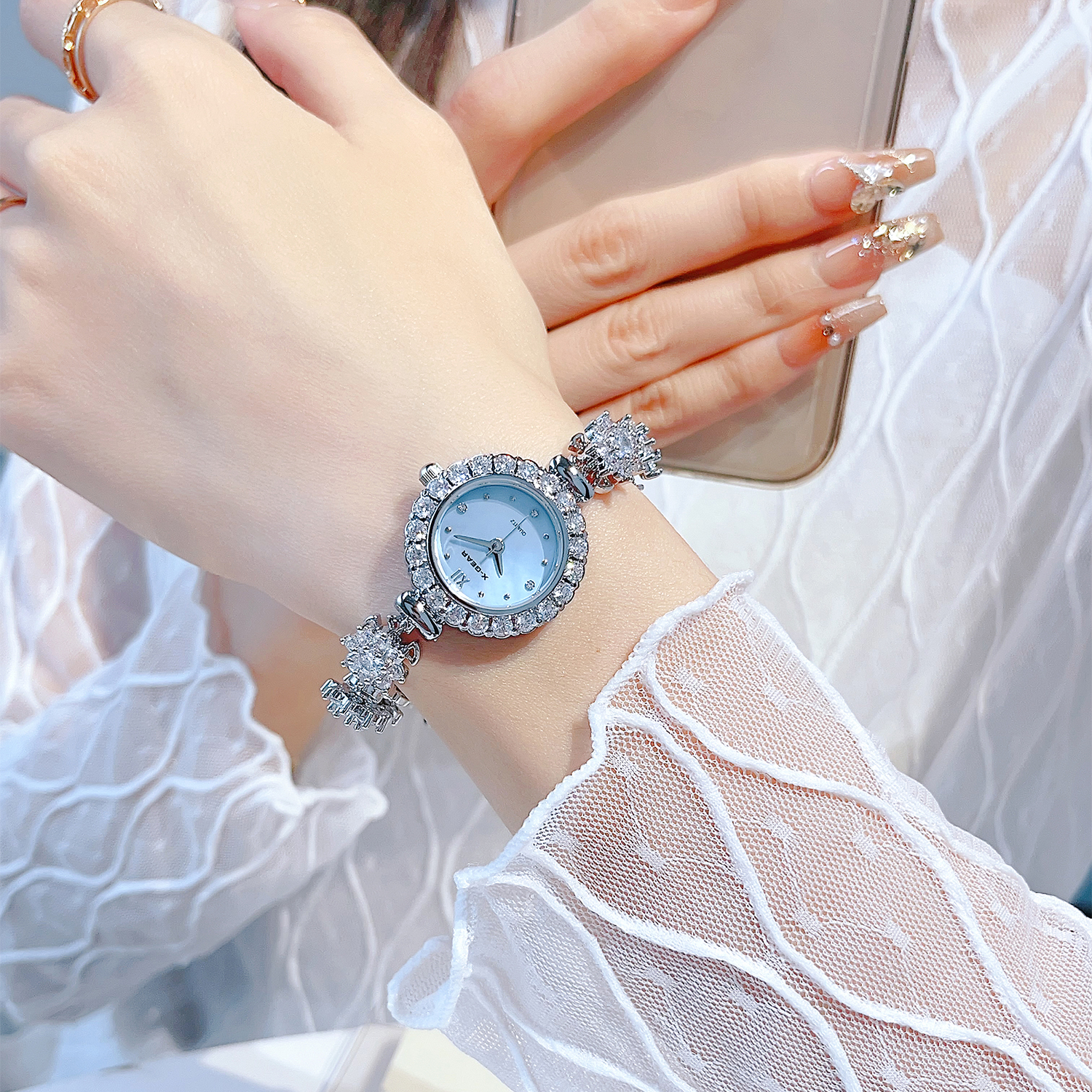 X-GEAR Rotating Camellia Diamo - Luxury X I Watch avaliação e preço