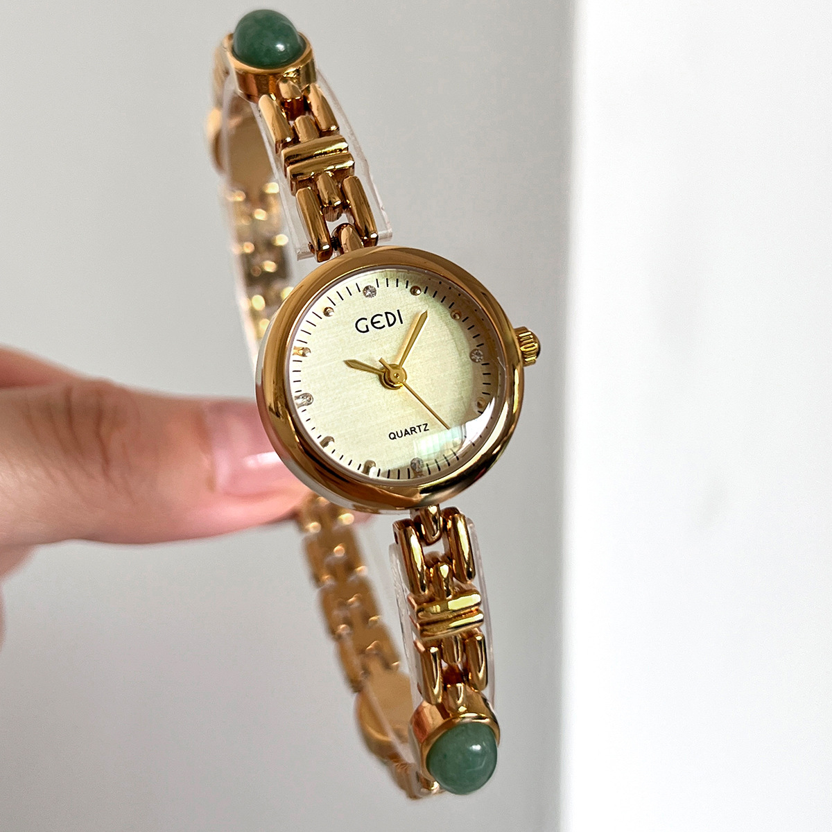 GEDI Luxury Gold Women Watches - Luxury Watch With Green Dial avaliação e preço